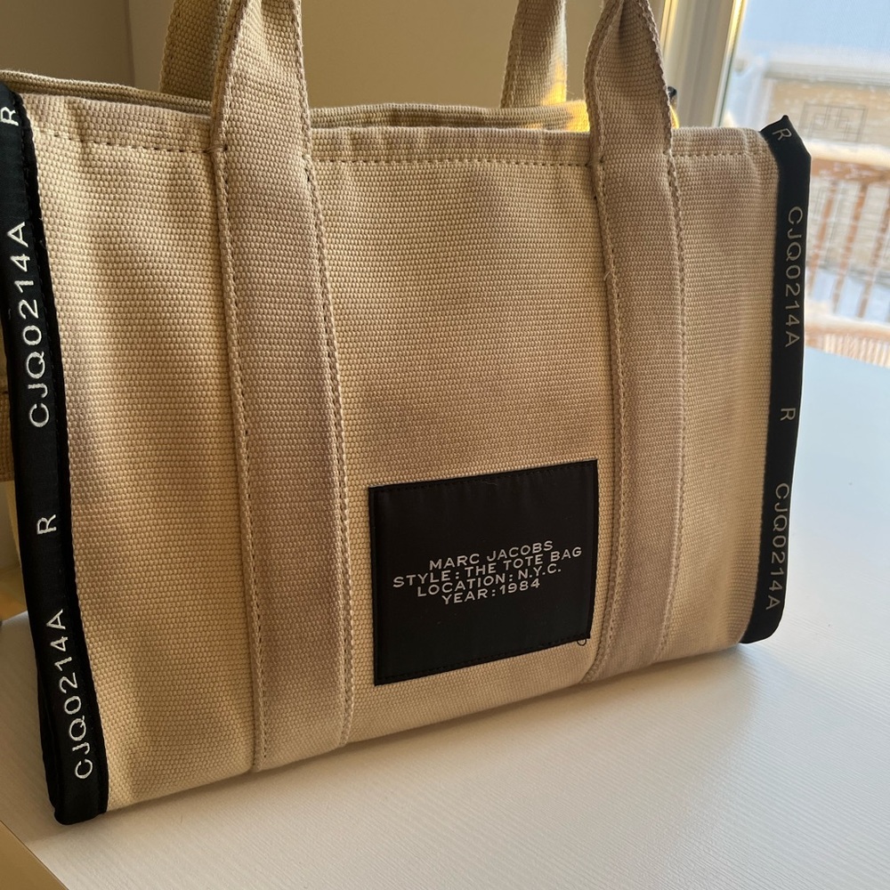 Authentic Mark Jacobs Jaquard tote bag, medium - Picture 2 of 6